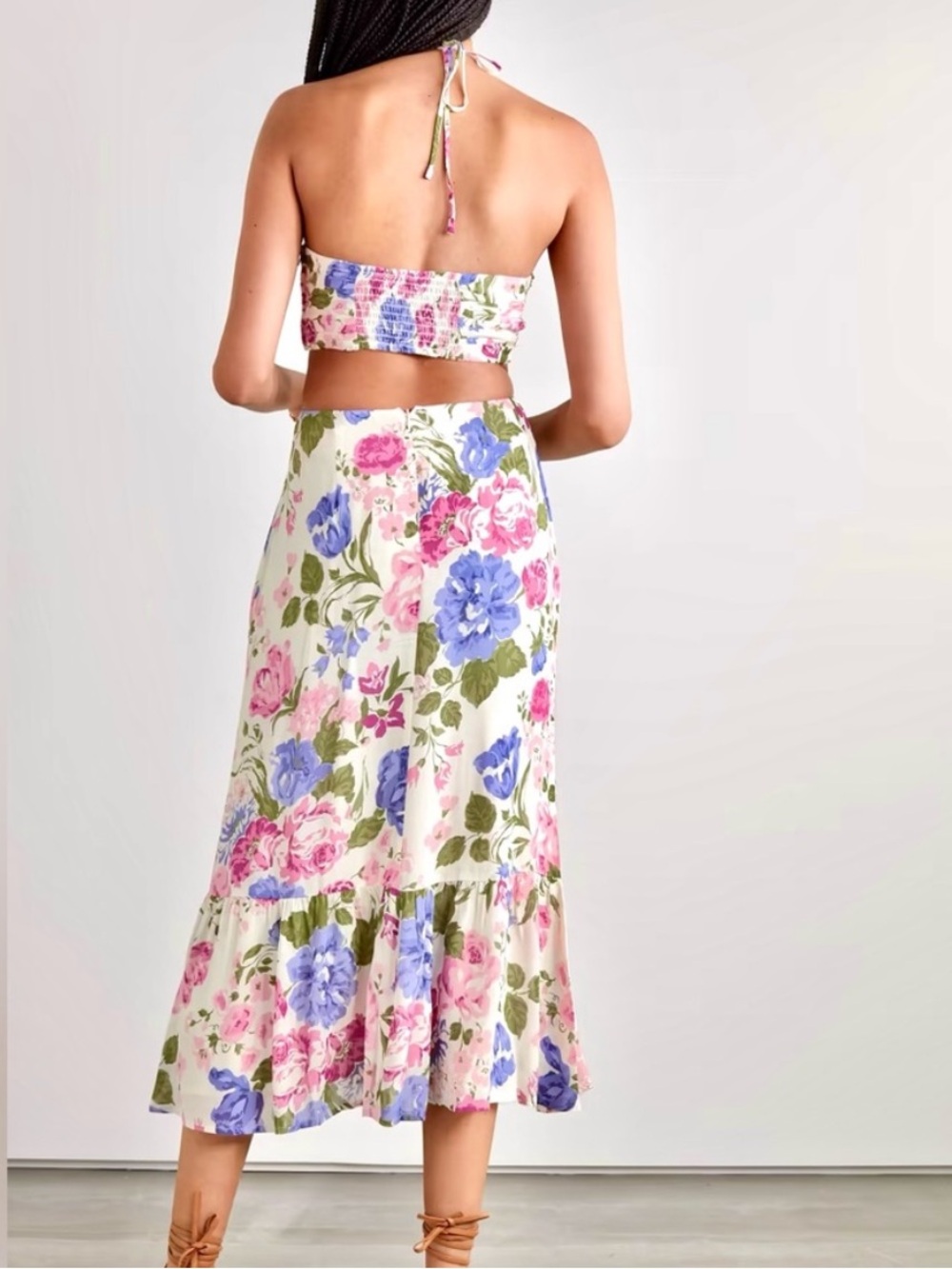 🌺🎉HP🎉🌺 NWT Reformation Riya Cutout Floral Print Halter Dress - Picture 4 of 13